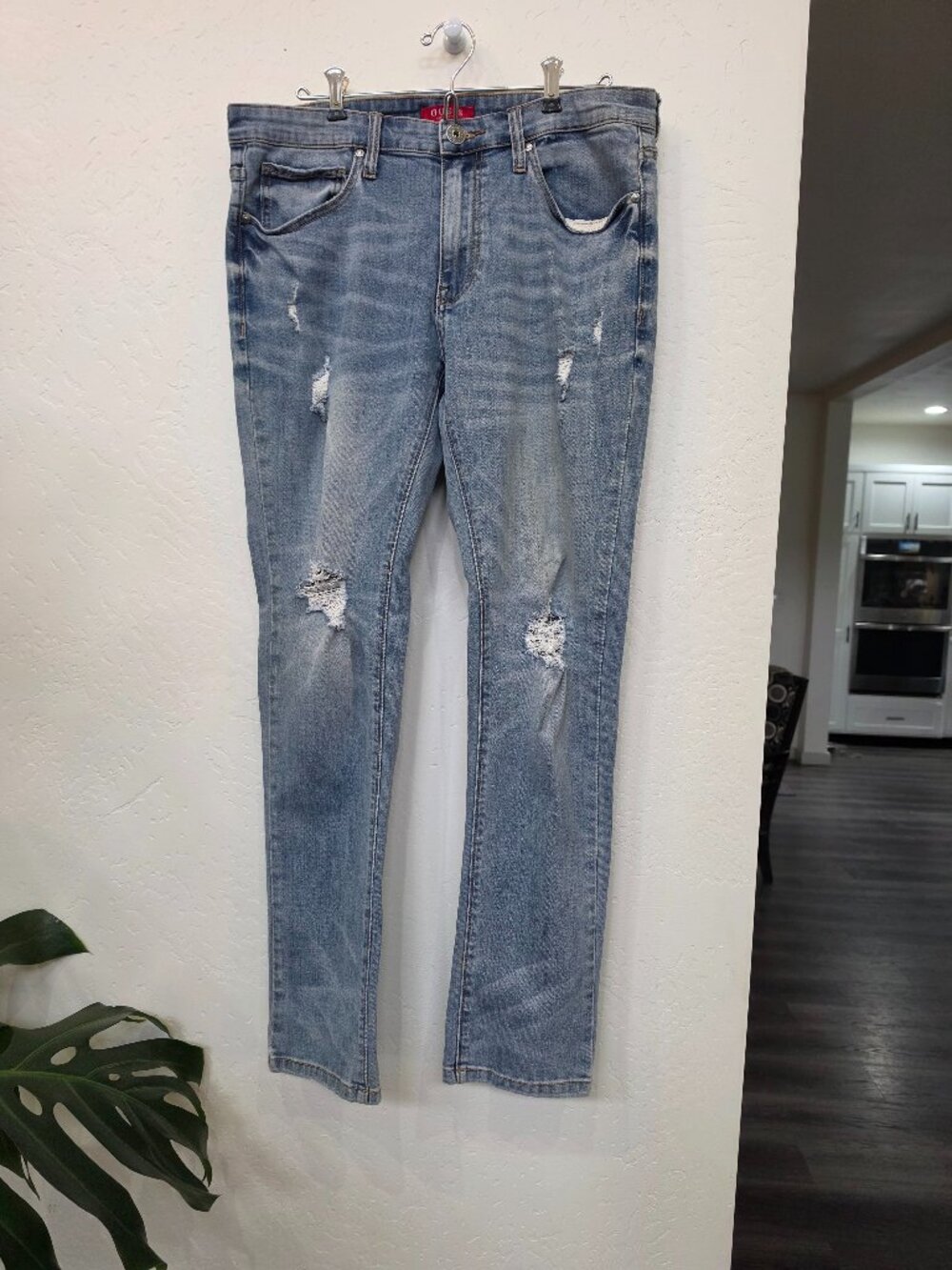 GUESS Distressed Blue Jeans Medium Rise Skinny Scotch Fit Mens 34x32